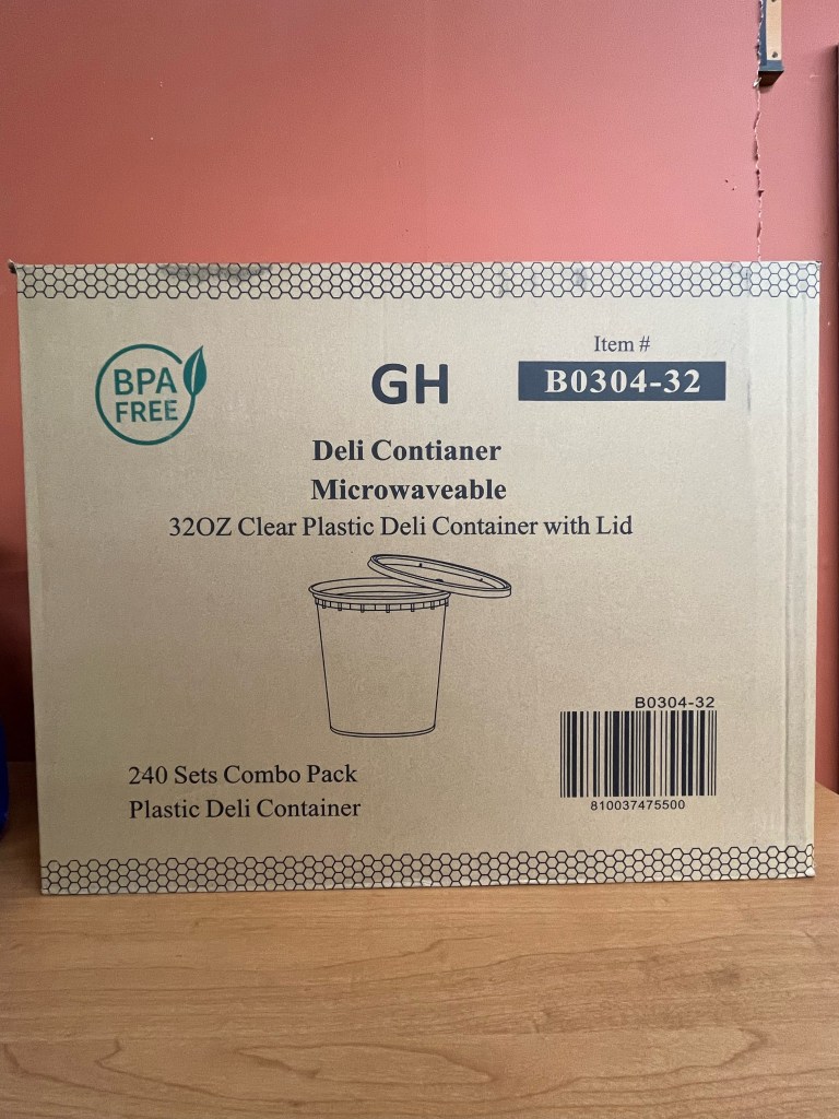 Case of 240 32 oz. Microwavable Translucent Plastic Deli Containers and Lid Combo Pack