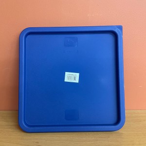 Choice 12, 18, and 22 Qt. Blue Square Polypropylene Food Storage Container Lid
